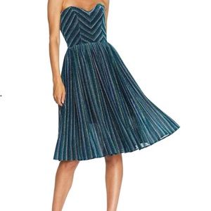 NWOT Dress the Population Rosalie Strapless Metallic Stripe Dress. Worn once